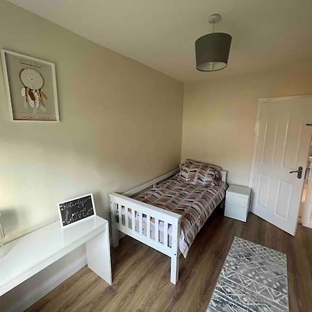 Cosy 4 Bed Bungalow In Quiet Residential Area! Strabane Buitenkant foto