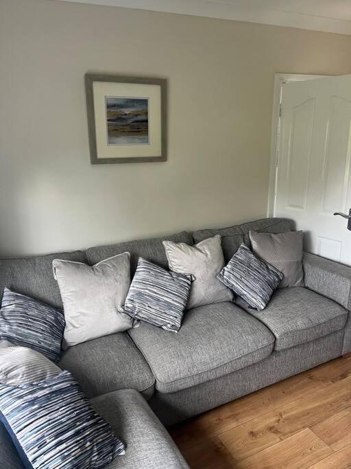 Cosy 4 Bed Bungalow In Quiet Residential Area! Strabane Buitenkant foto