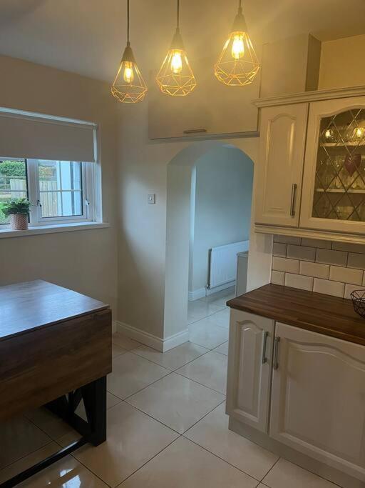 Cosy 4 Bed Bungalow In Quiet Residential Area! Strabane Buitenkant foto
