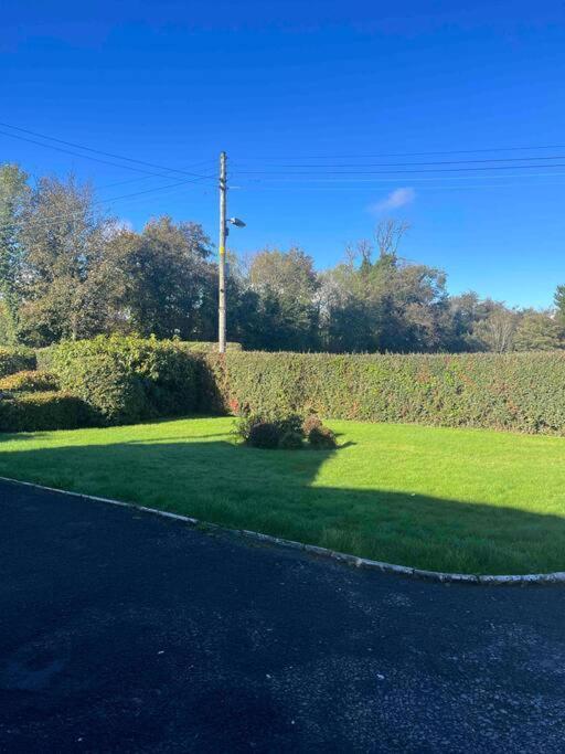 Cosy 4 Bed Bungalow In Quiet Residential Area! Strabane Buitenkant foto