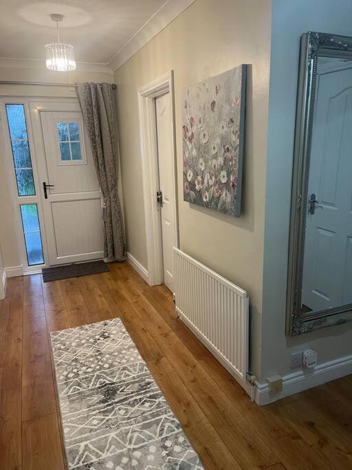 Cosy 4 Bed Bungalow In Quiet Residential Area! Strabane Buitenkant foto