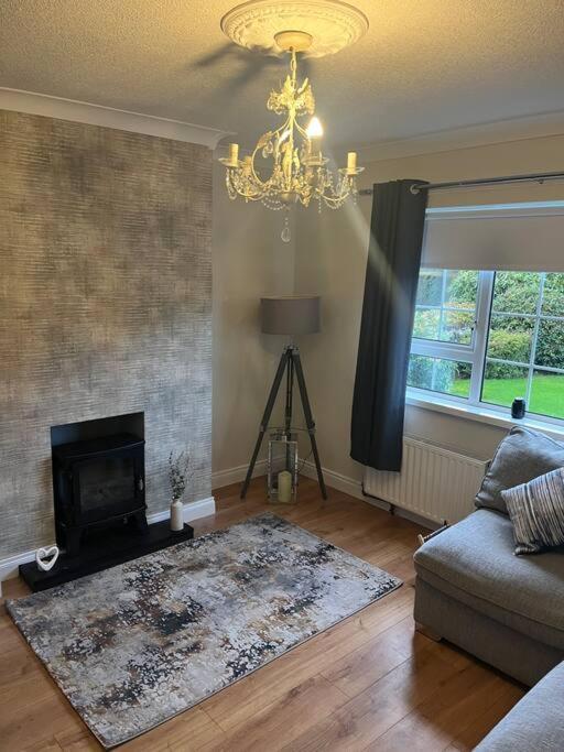 Cosy 4 Bed Bungalow In Quiet Residential Area! Strabane Buitenkant foto