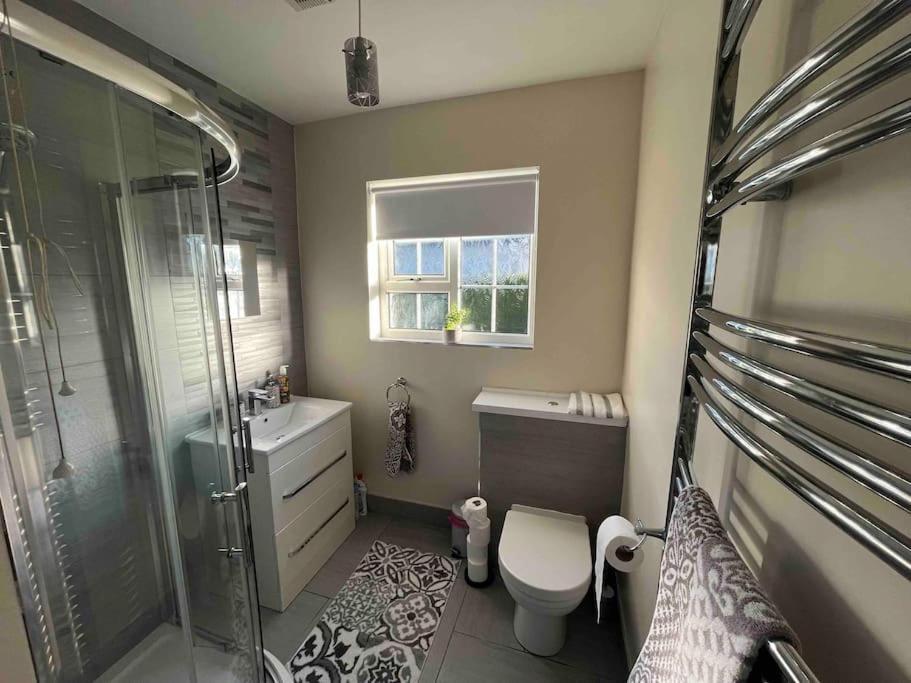 Cosy 4 Bed Bungalow In Quiet Residential Area! Strabane Buitenkant foto